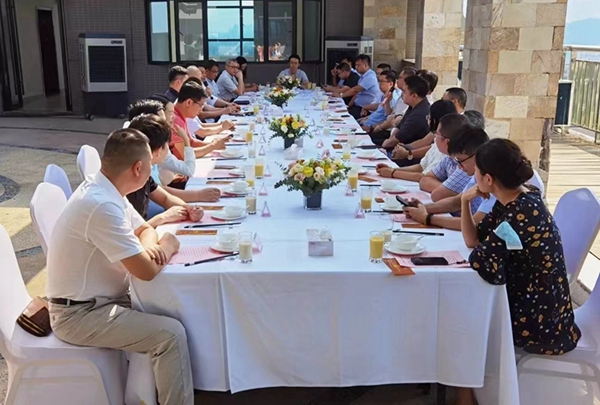 �������؈@�^�׈���I�ҡ���͕����A�M�e�k